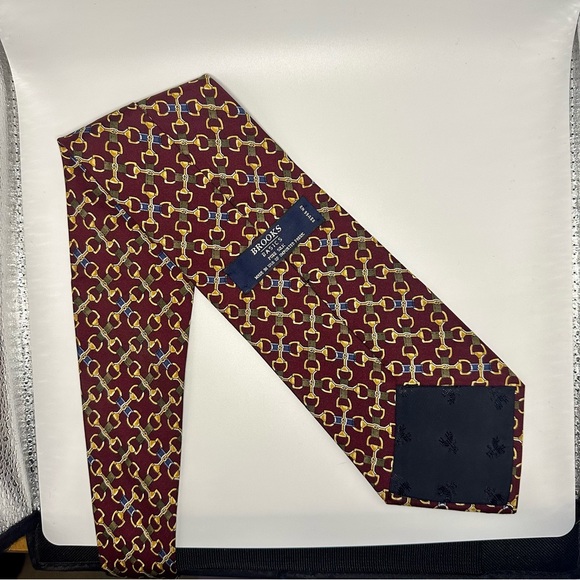 Brooks Brothers Basics Burgundy Equestrian Classic Silk Tie - Picture 6 of 6